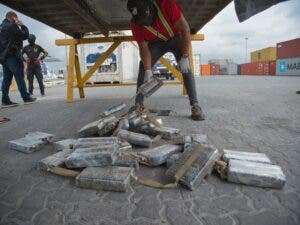 Autoridades decomisan 84 paquetes de cocaína en contenedor de mangos y auyamas enviado a Canadá