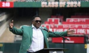 Atléticos exaltan al dominicano Miguel Tejada