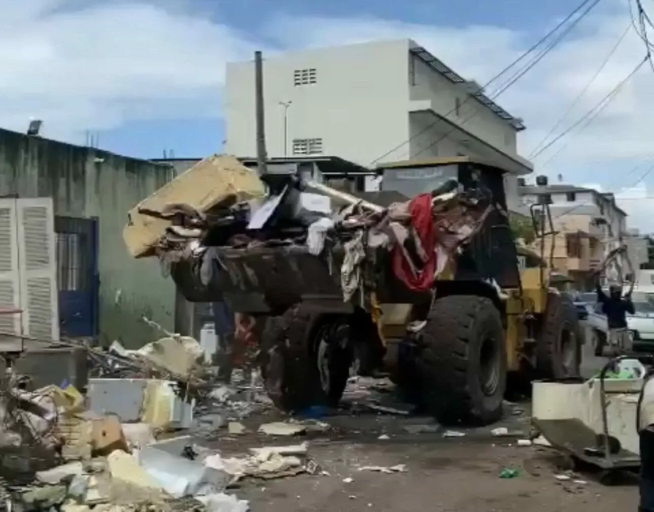 Alcaldía del DN cierra metaleras ilegales y recupera espacios en Villa Consuelo