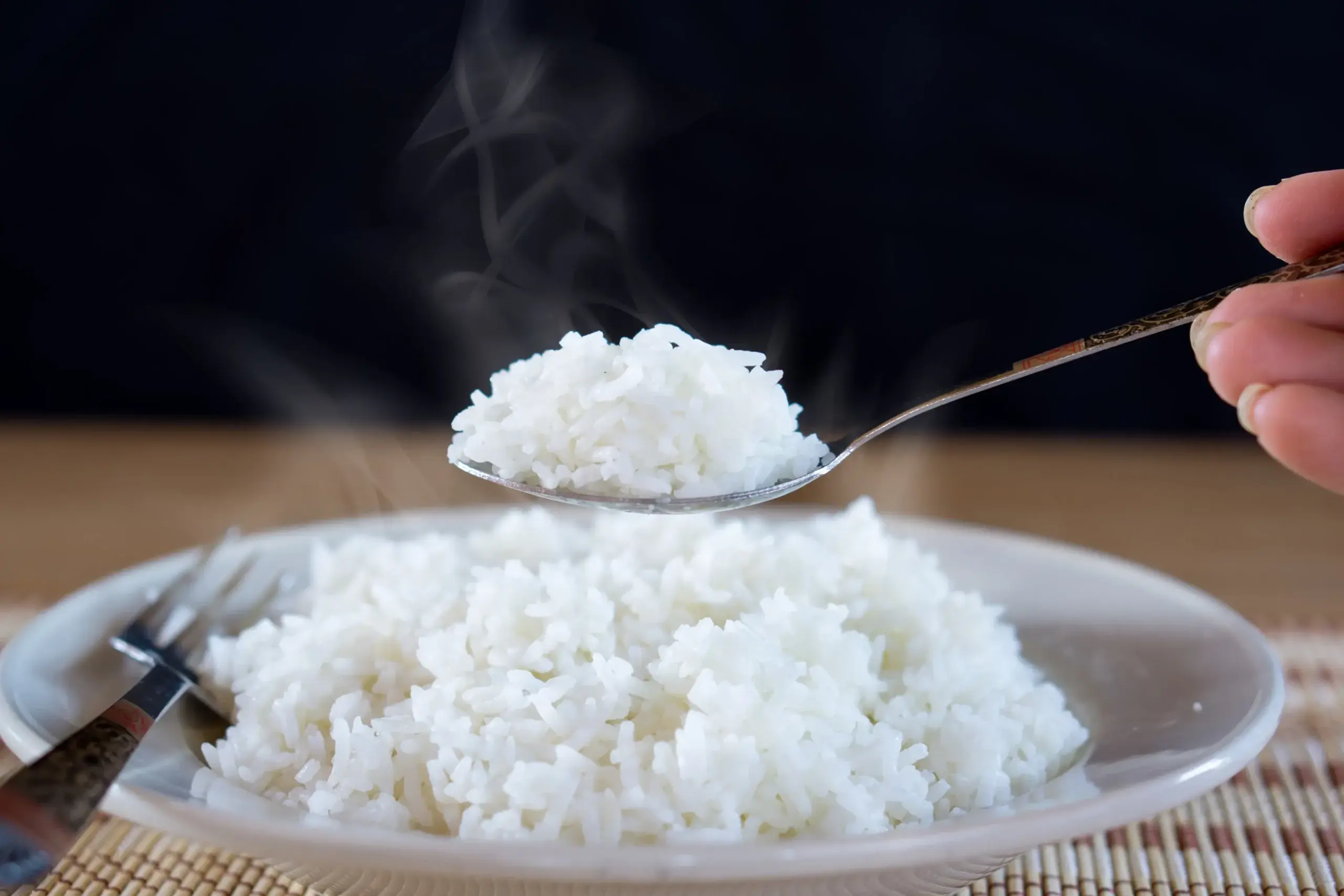 Por qué el consumo elevado de arroz blanco puede ser perjudicial para la salud, según estudio de Harvard