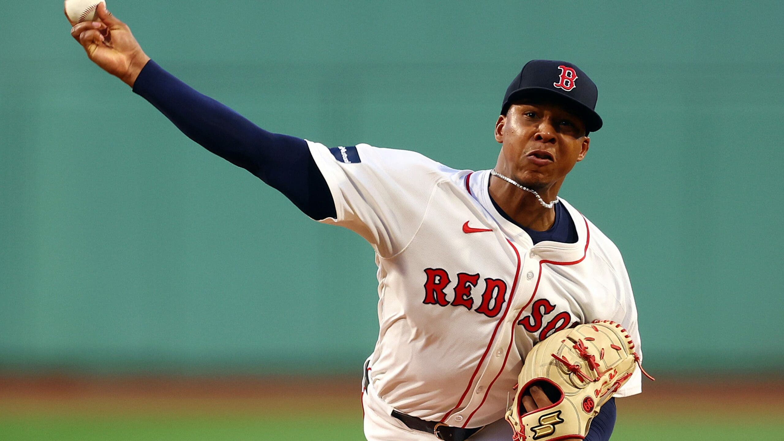 “Estuvo increíble”: Bello mantiene a Boston en la pelea con una joya