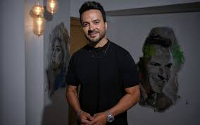 Luis Fonsi aprieta el corazón al cantar contra la explotación infantil en ‘City of Dreams’