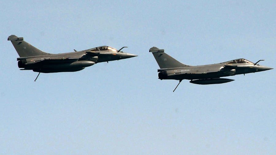 Dos pilotos mueren en un accidente de aviones caza Rafale en Francia