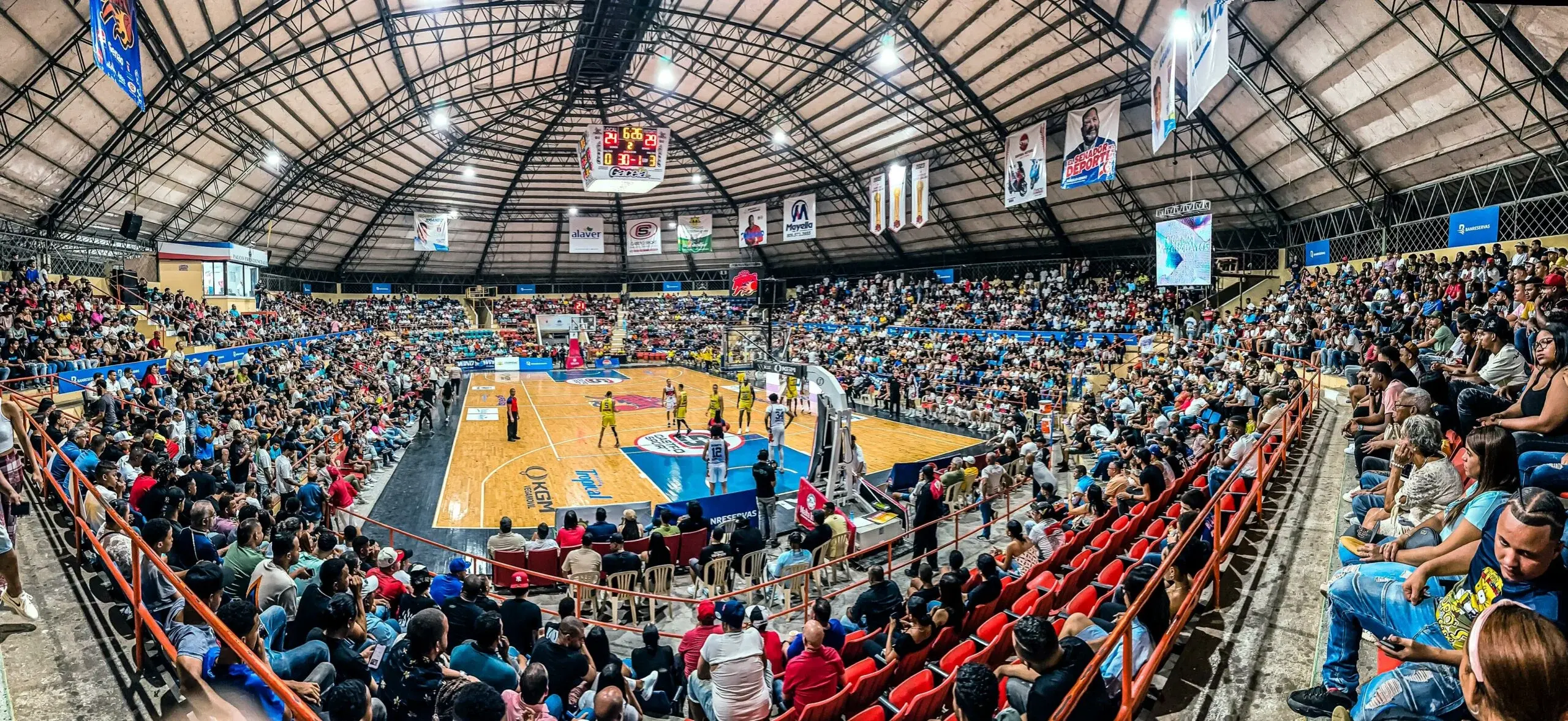 Los Reales toman control semifinal A ante los Metros en Súper Liga