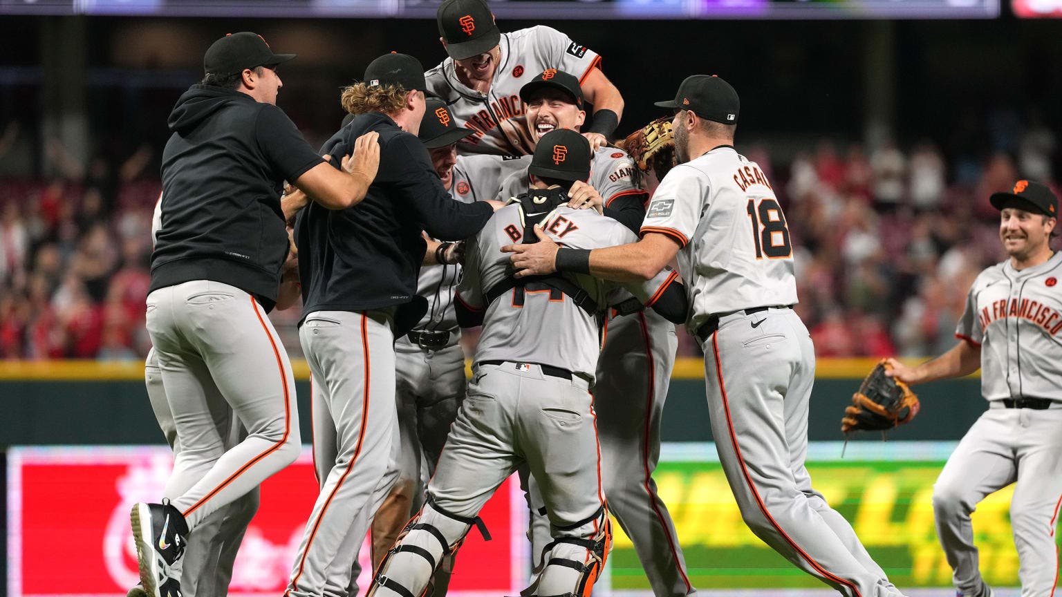 Snell lanza su primer no-hitter en blanqueada de Gigantes sobre Rojos