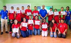 Minerd celebra segundo Campamento Robótica 2024