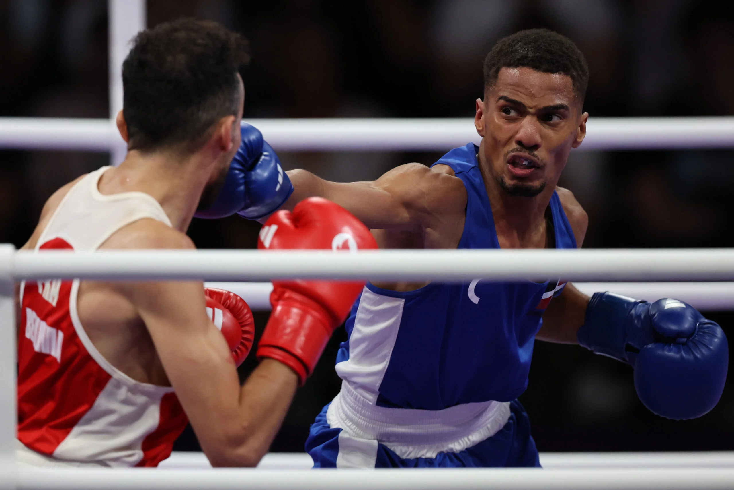 El boxeador Yunior Alcántara cae en semifinales, pero da bronce histórico a RD