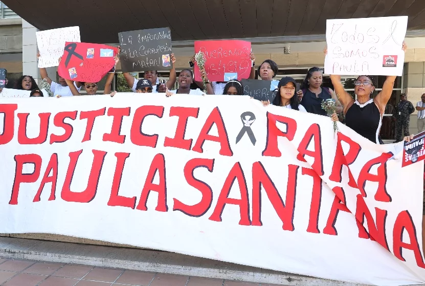 Mujeres reclaman justicia caso Paula