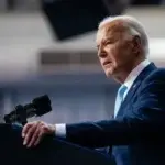 Biden propone prohibir vehículos con tecnología de China y Rusia