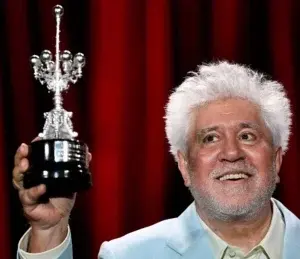 Almodóvar recoge Premio Donostia