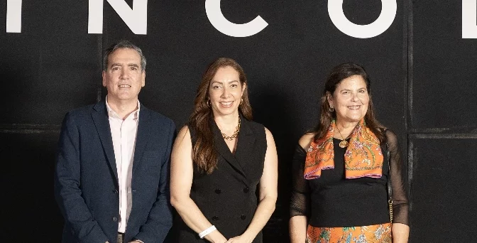 Aitor Palacios, Mirabal Ruiz y Sonia Villanueva de Brower.