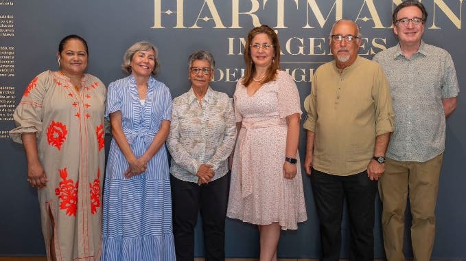 Entidades inauguran la  exposición Hartmann