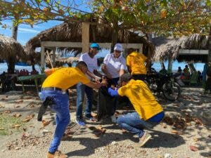 Dirección General de Servicios Penitenciarios organiza limpieza de ríos y playas con privados de libertad