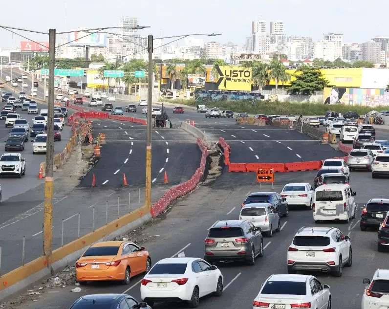 Obras Públicas abre 14 carriles en entrada SD