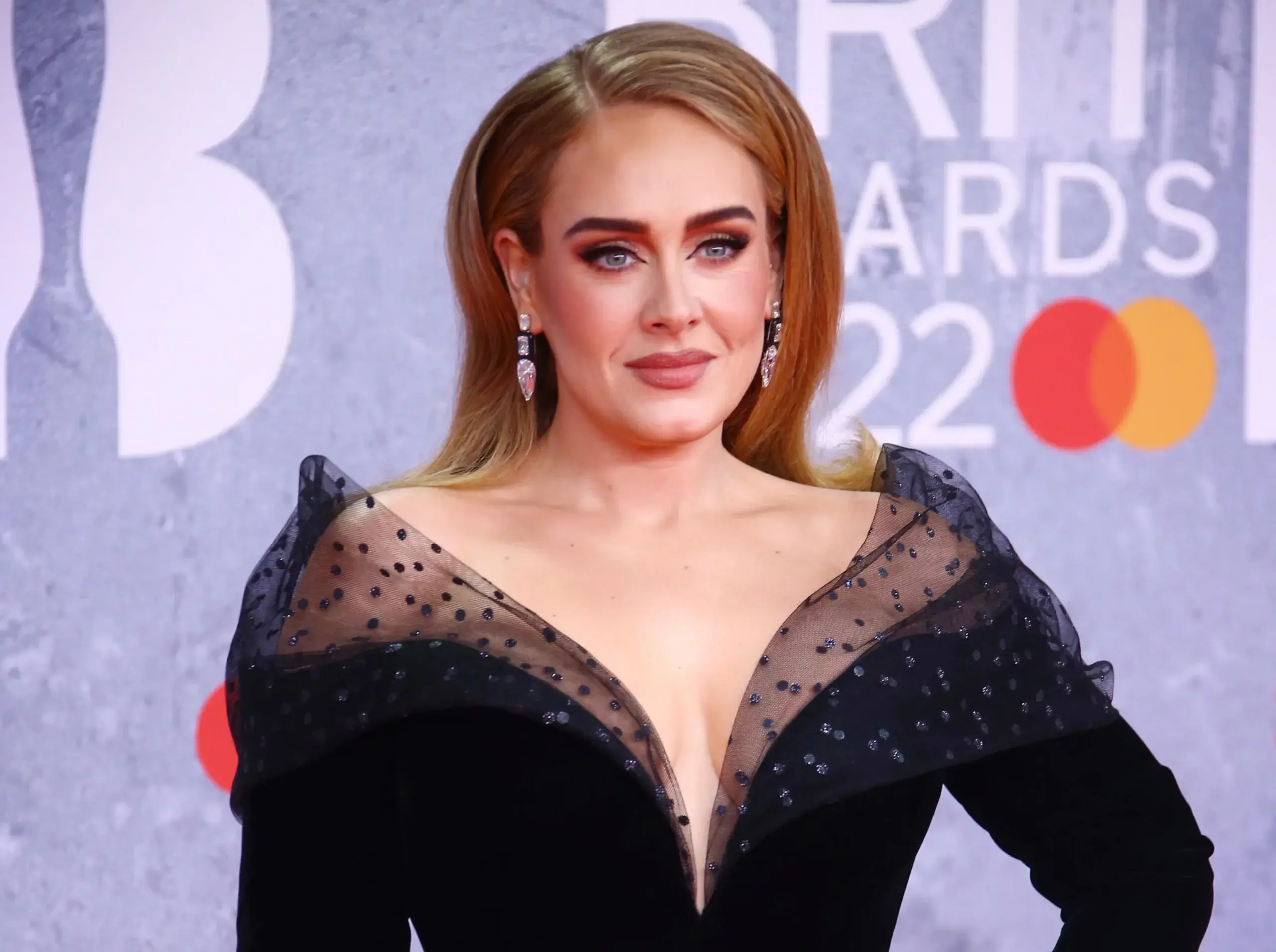 Adele anuncia que tomará una pausa de los escenarios