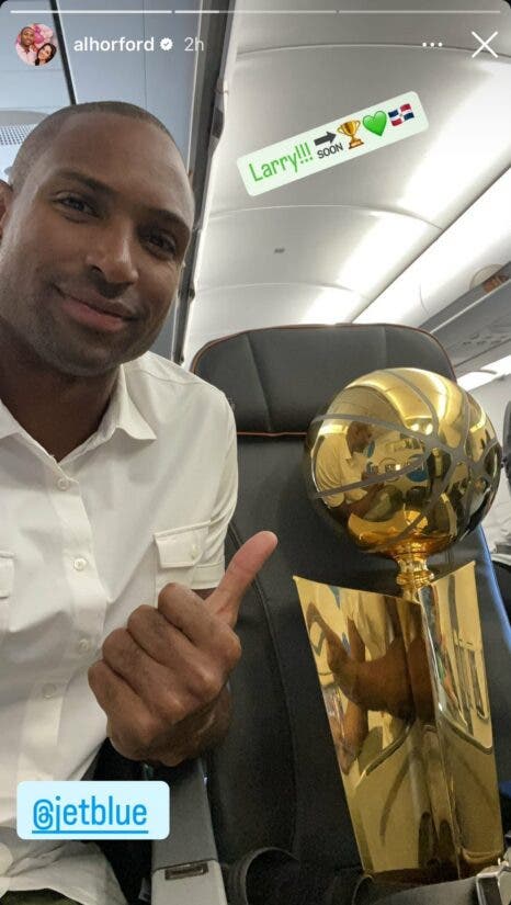 Al Horford y su familia llegan a República Dominicana con el trofeo NBA