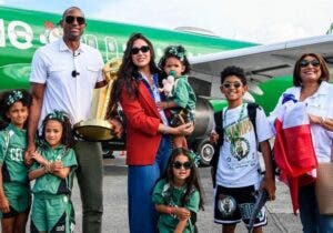 Horford cumple su palabra trayendo el trofeo Larry O´Brien a República Dominicana