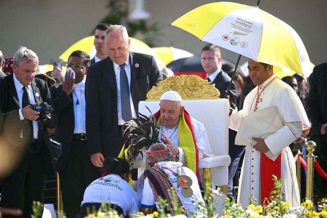 Misa del papa en Timor Oriental reúne a 600 mil personas, casi la mitad de la población