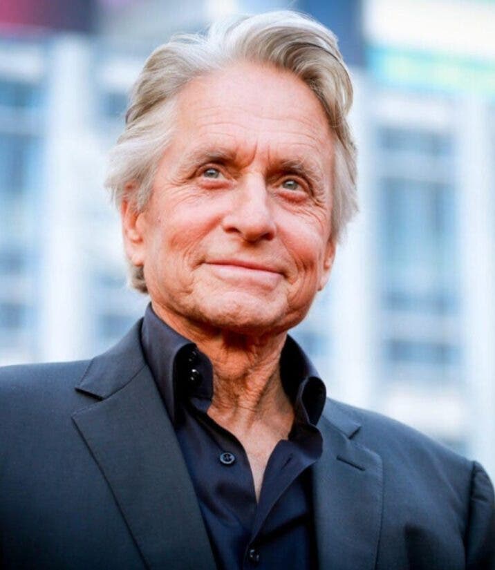 Michael Douglas, celebra sus ocho décadas sin rastro de desgaste en cine