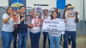 Familiares de adolescentes detenidos en Venezuela denuncian “torturas” contra los menores