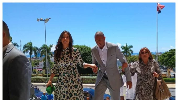 Al Horford y Amelia Vega visitan al presidente Luis Abinader en el Palacio Nacional