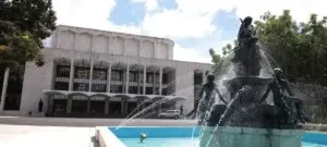 Plaza de la Cultura rinde tributo a su nombre