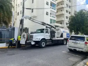 Alcaldía del DN refuerza operativos de limpieza de filtrantes e imbornales por lluvias