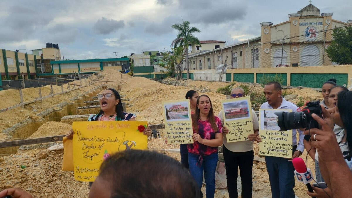 Reclaman terminación de centro educativo lleva 10 años en construcción