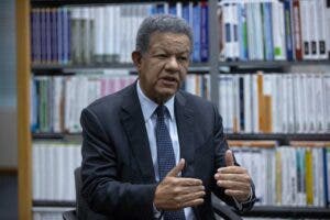 Leonel Fernández denuncia Gobierno ha otorgado más de 400 mil visas a haitianos en lo que va del 2024