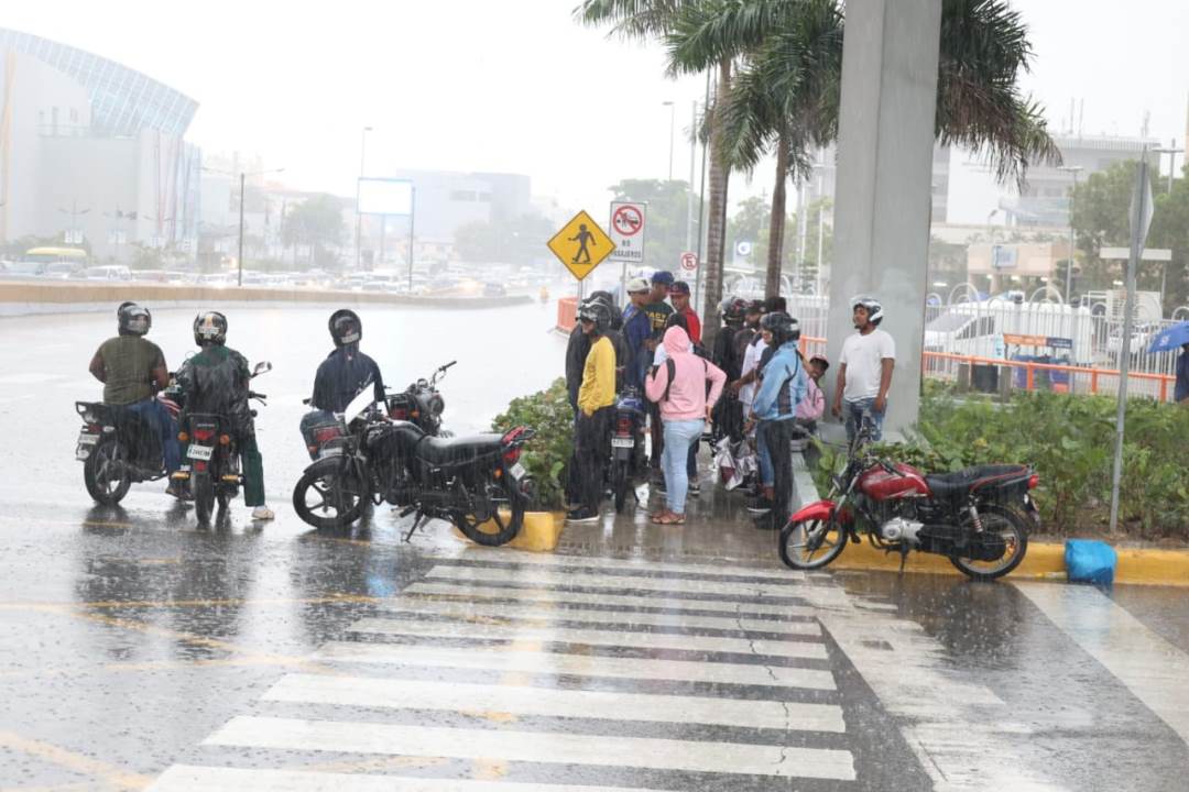 Fuertes aguaceros, tormentas eléctricas y ráfagas de viento por efecto de vaguada