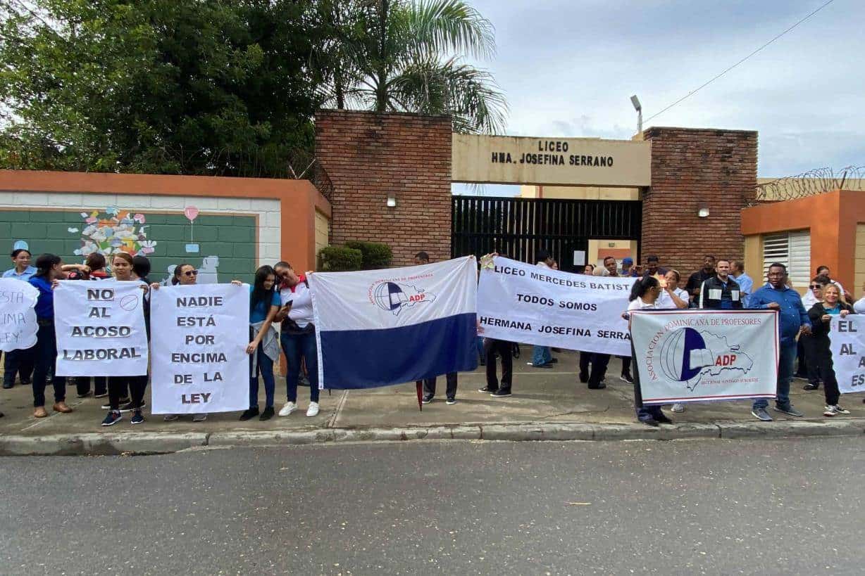 A nueve días de haber iniciado el año escolar, ADP paraliza docencia en Santiago