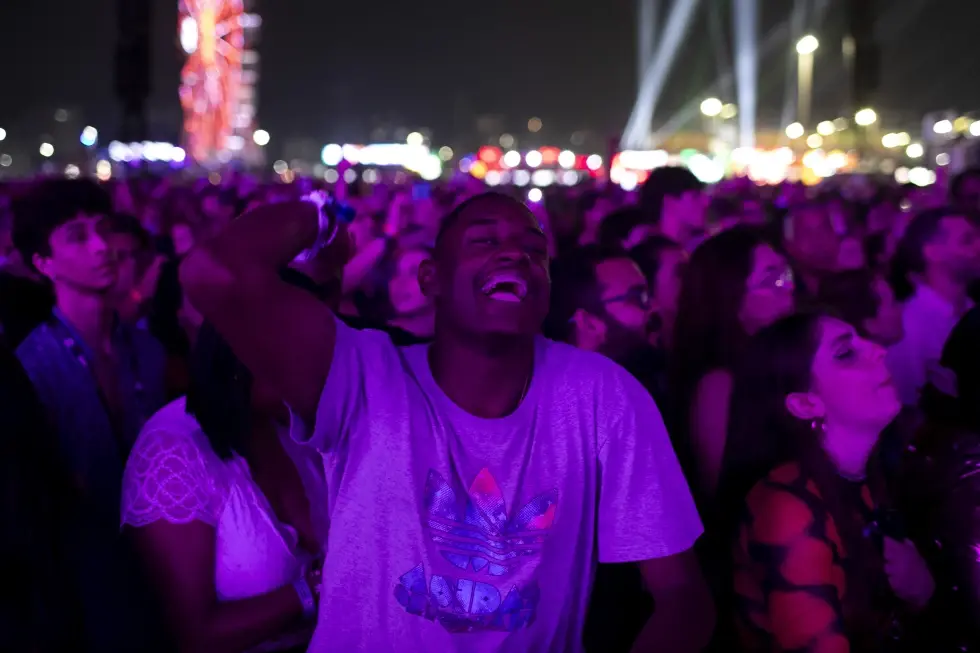 La lengua de señas del festival Rock in Rio entusiasma al público sordo de Brasil