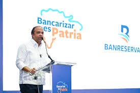 Banreservas realiza sexta jornada Bancarizar es Patria en San Carlos