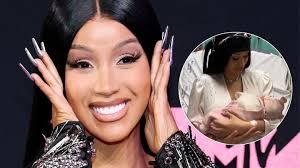 Tras generar controversia en redes, Cardi B defendió su decisión de volver al gimnasio una semana después de dar a luz