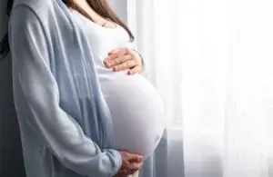 El cerebro de la mujer disminuye de tamaño durante el embarazo