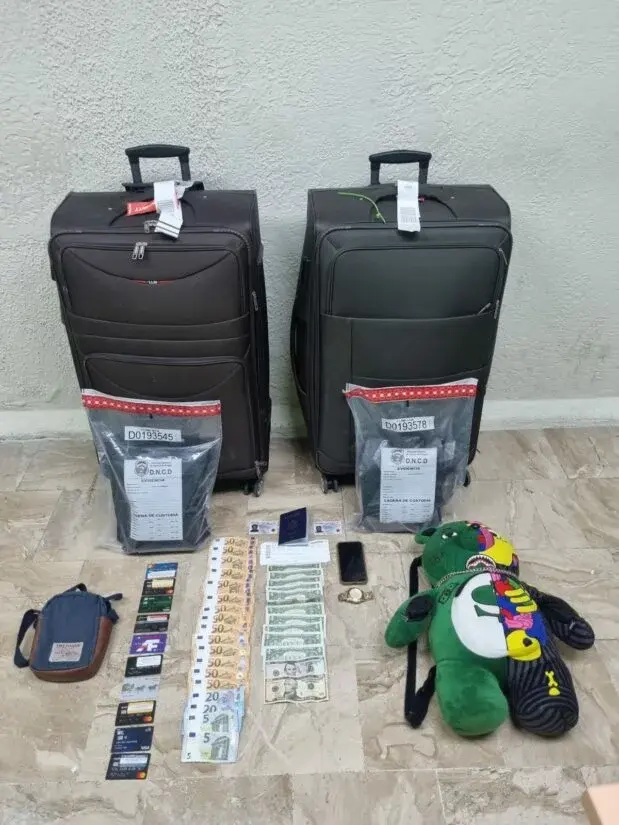 Atrapan extranjero con más de 5 kilos de cocaína en Punta Cana