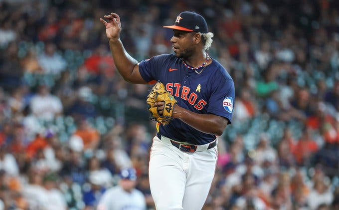 Los Astros están considerando pasar a Ronel Blanco al bullpen