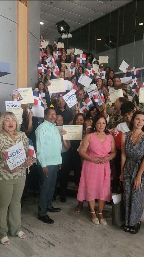 Mujeres dominicanas se capacitan en geriatría en Puerto Rico, abriendo nuevas oportunidades laborales