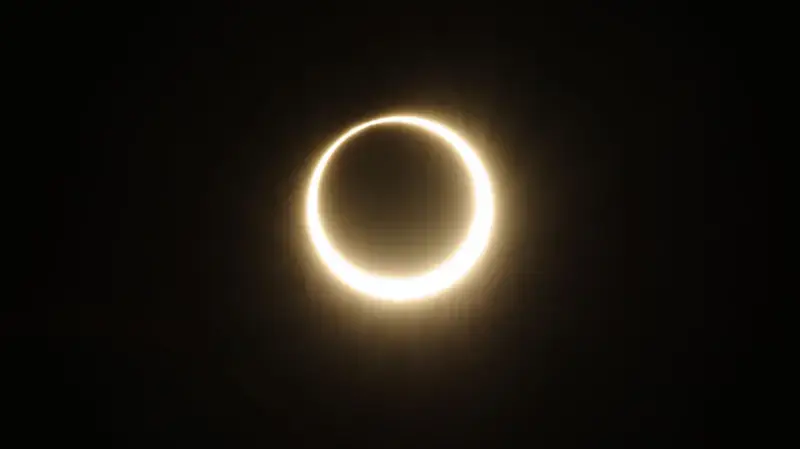 Qué es un eclipse «anillo de fuego» como el que se verá desde Chile y Argentina este 2 de octubre