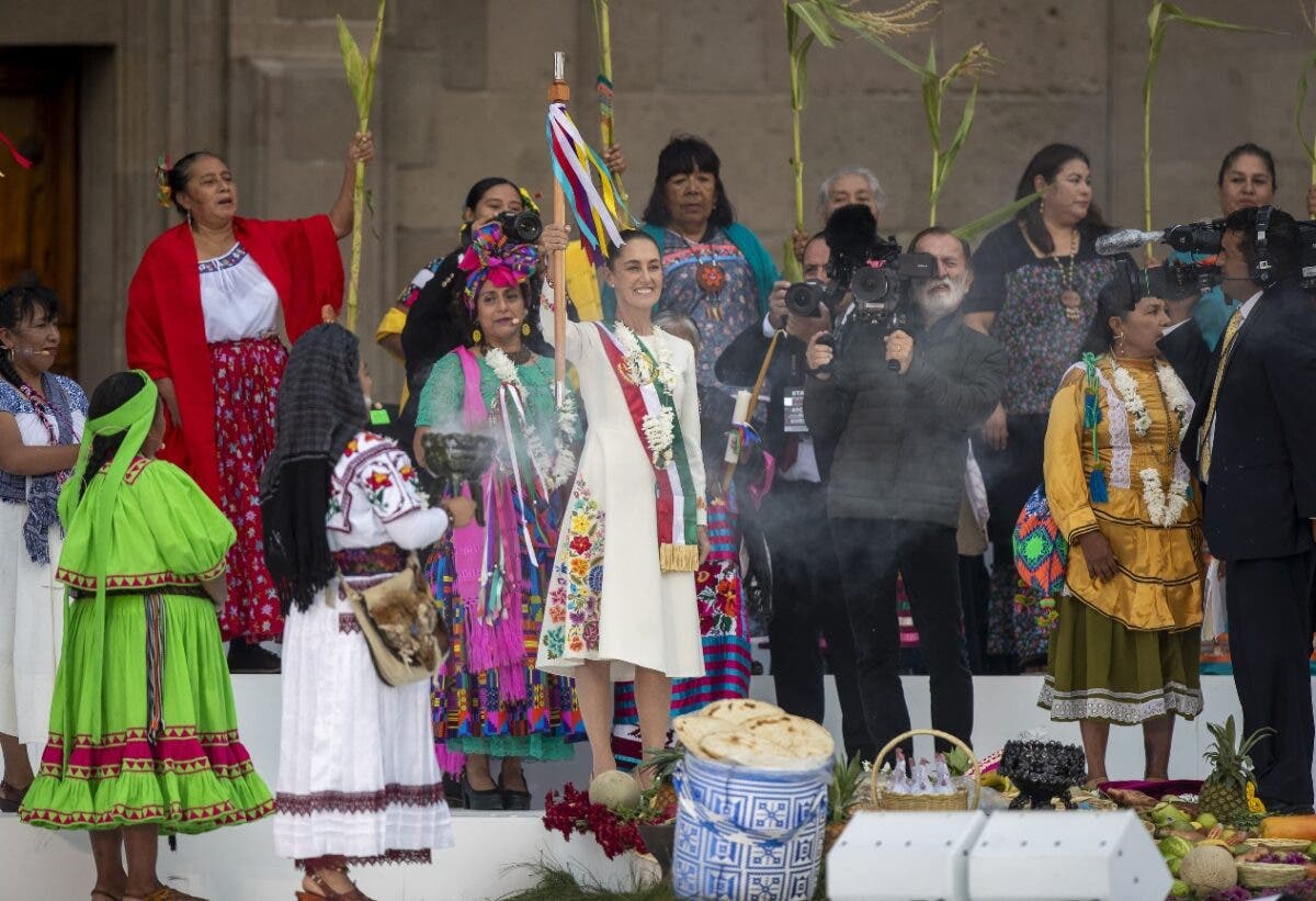 Claudia Sheinbaum asume; la primera presidenta de México