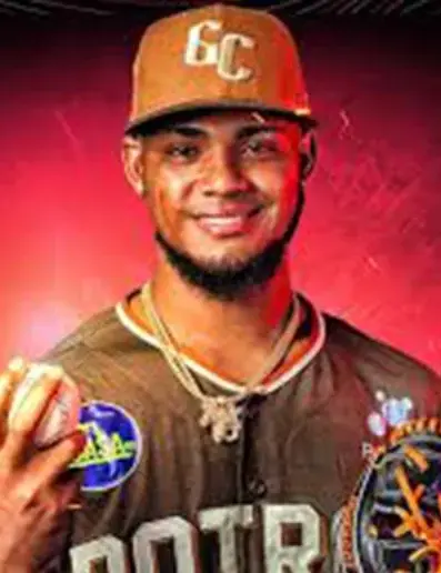 Camilo Doval será cerrador Gigantes del Cibao