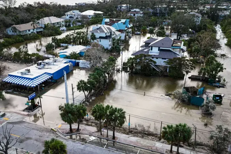 Huracán Milton deja más de 3 millones sin luz, millas de evacuados y al menos 7 muertos