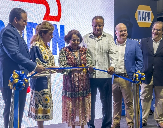 Juan Ureña, Carmen Ureña, Camelia Rodríguez viuda de Ureña, Junior Ureña, Yenem Cordero y Pedro Bisonó. Juan Ureña, Carmen Ureña, Camelia Rodríguez viuda de Ureña, Junior Ureña, Yenem Cordero y Pedro Bisonó.