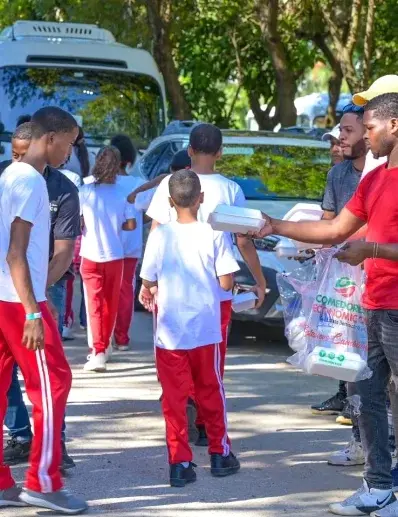 CEED entrega snack Mundial de Fútbol