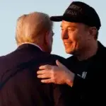 Qué gana Elon Musk, el hombre más rico del mundo, al dar su apoyo a Donald Trump