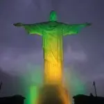 El Cristo Redentor de Río se ilumina de verde y amarillo por el cumpleaños de Pelé