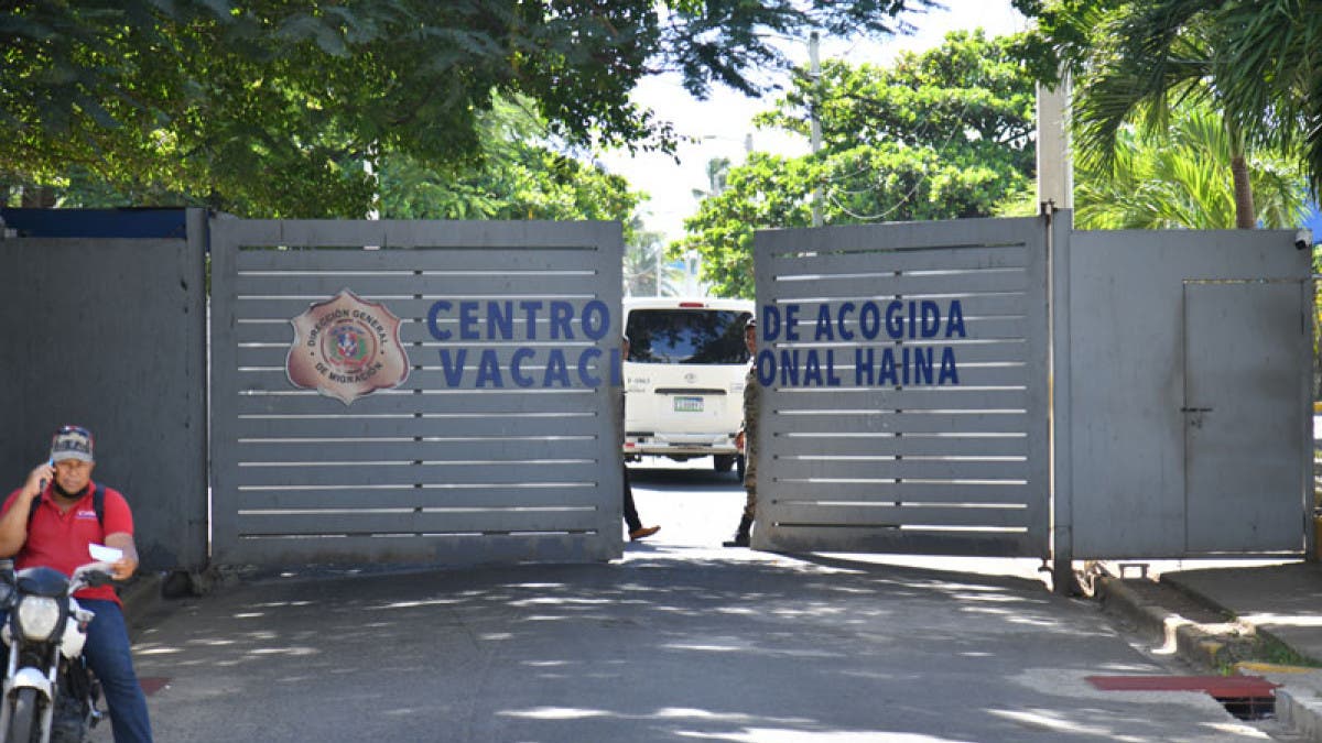 Migración refuerza seguridad en Centro de Haina por protesta de retenidos