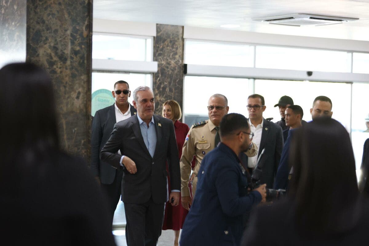 Presidente Abinader encabeza reunión sobre plan control migratorio