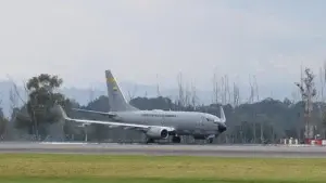 Un avión con 117 colombianos residentes en el Líbano parte de Beirut para Bogotá