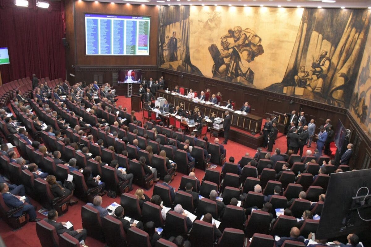 Asamblea Nacional aprueba reducir a 170 cantidad de diputados